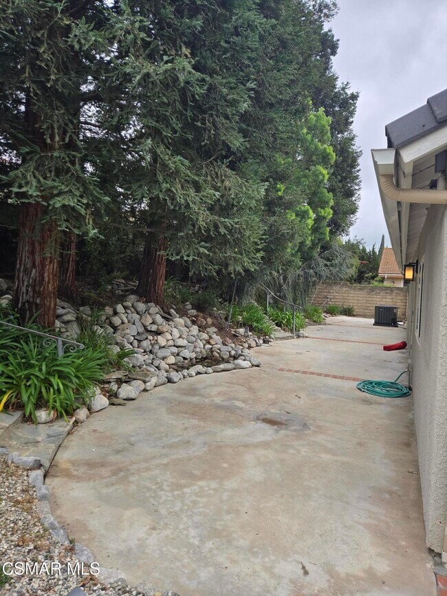 Building Photo - 3287 W Sierra Dr