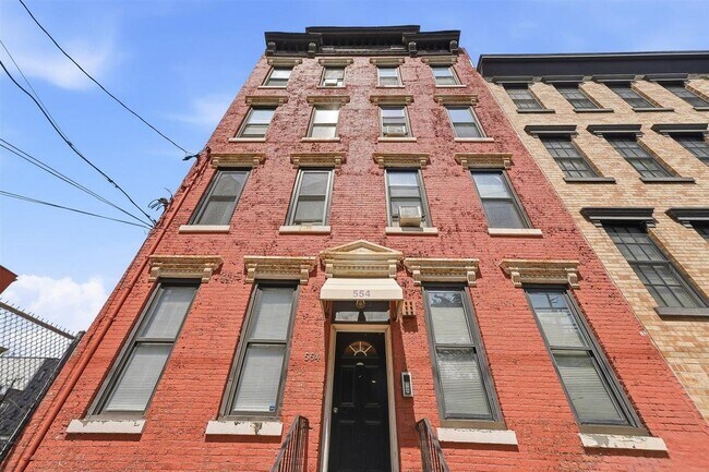 Building Photo - 554 Observer Hwy