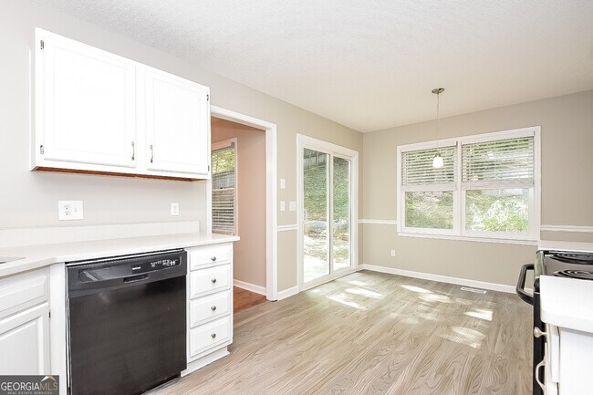 Building Photo - 19 Widgeon Way SW