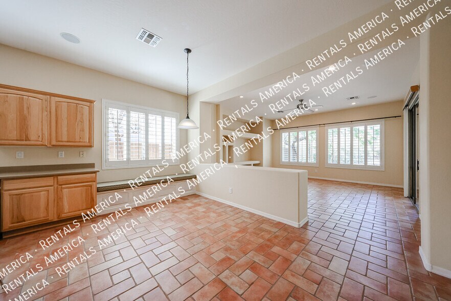 Building Photo - 2348 W River Rock Ct