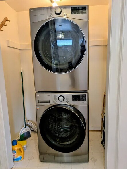 Building Photo - 1710 W Leigh St