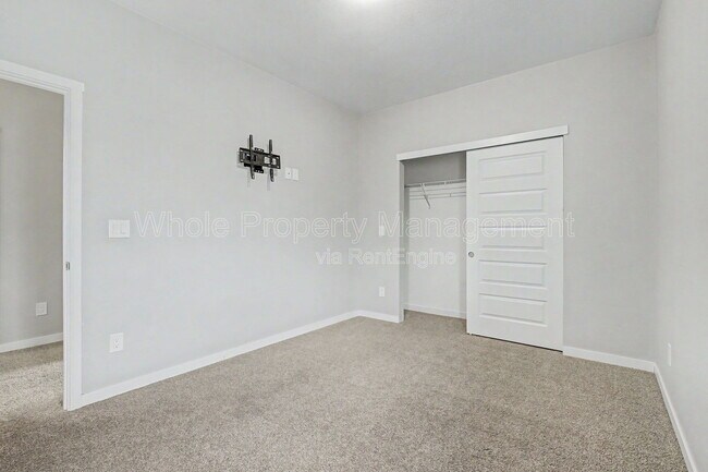 Building Photo - 5803 Poplar St