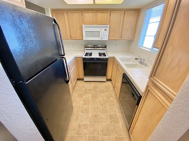 Building Photo - Charming condo near Summerlin in desirable Northwest Las Vegas