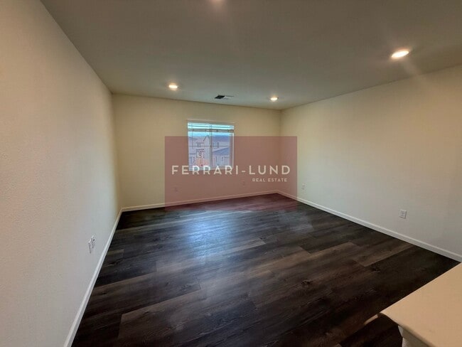 Building Photo - HOME in Lemmon Valley Community - Kay DeAlba!!