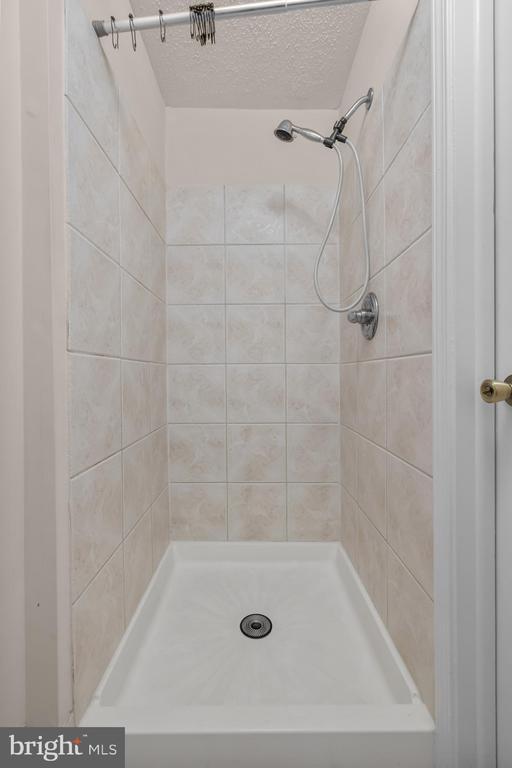Building Photo - 6832 Heatherway Ct