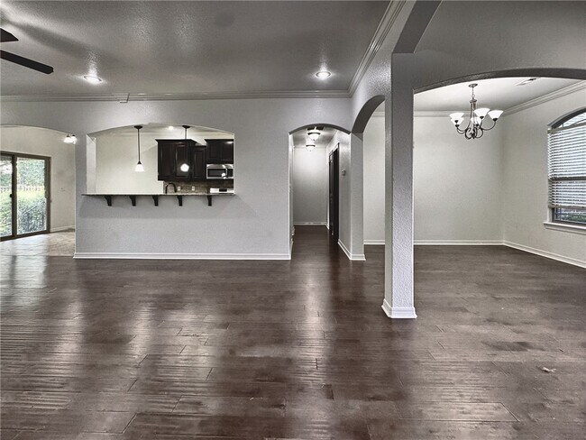 Building Photo - 2700 SW Calm Ridge Rd