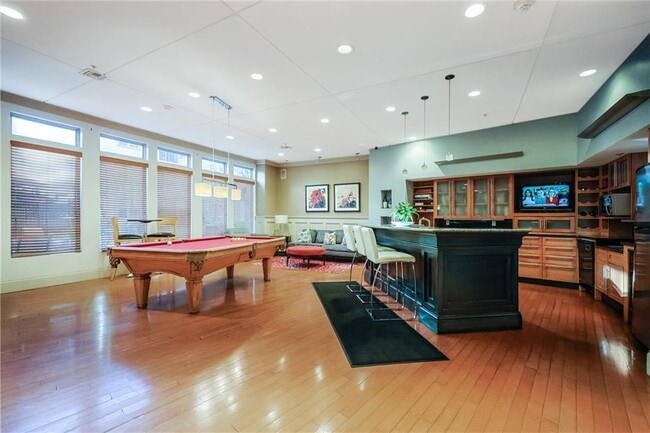 Building Photo - 1000 Providence Pl