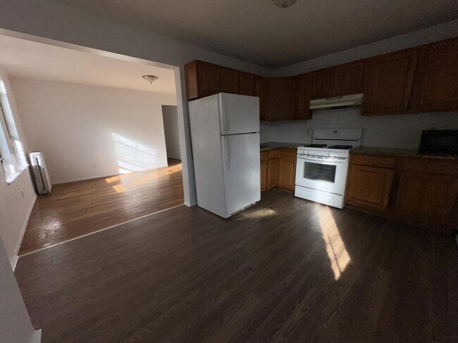 Building Photo - 312 Woodworth Ave