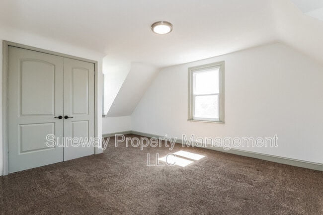 Building Photo - 709 Colwell Rd