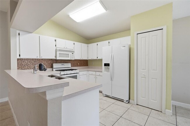 Building Photo - 29417 Crossland Dr
