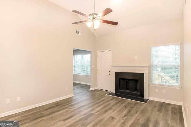 Building Photo - 1286 Live Oak Terrace