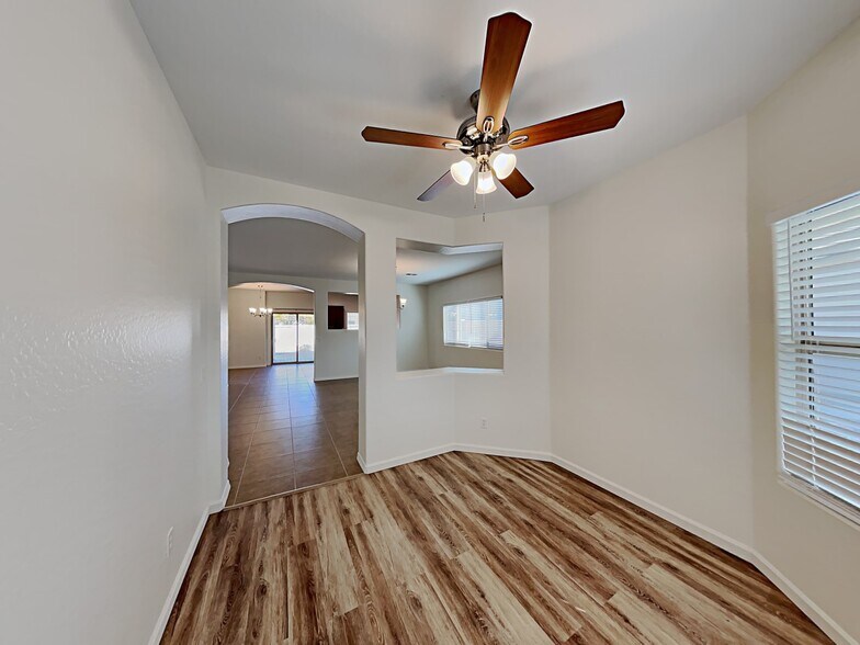 Building Photo - 868 Basswood Ave