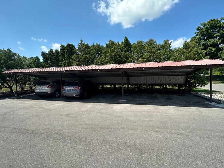 Building Photo - 225 Briarcrest Dr