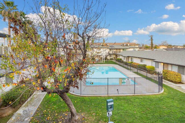Building Photo - The Venetian Apartments