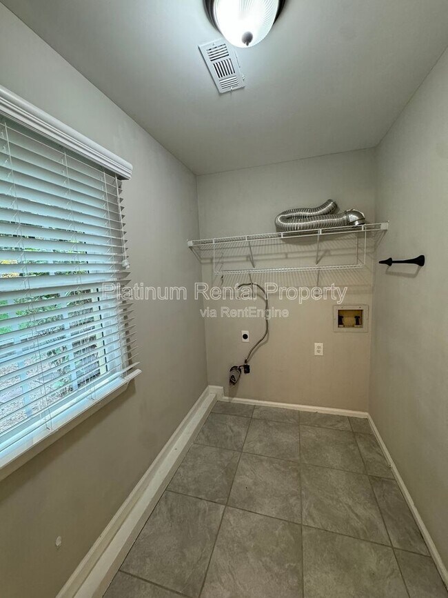Building Photo - 3250 Hopewell Chase Dr