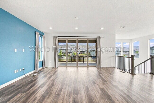 Building Photo - 15612 W Floyd Dr