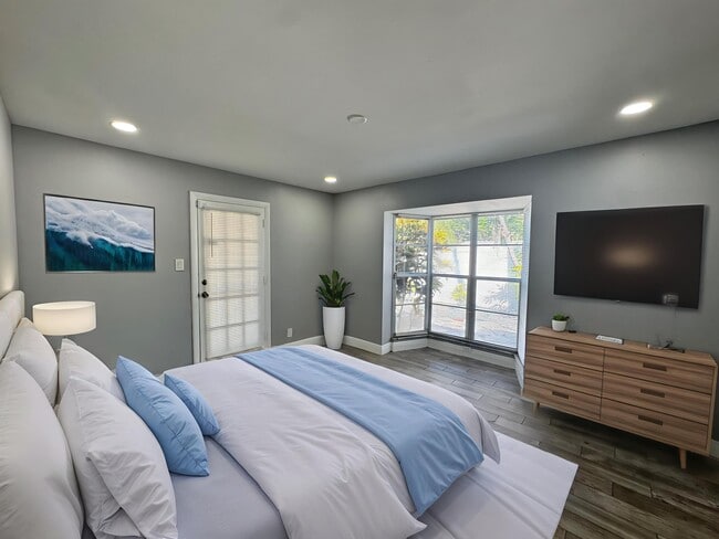 Building Photo - 919 Laurel Dr