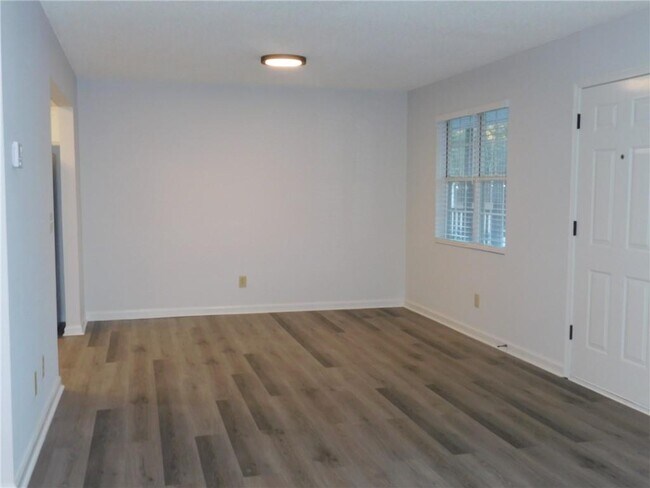 Building Photo - 107 Rock Garden Pl