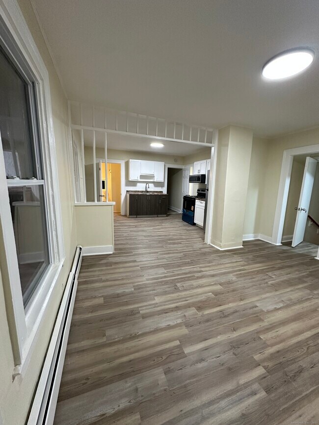 Building Photo - 42 Spring St