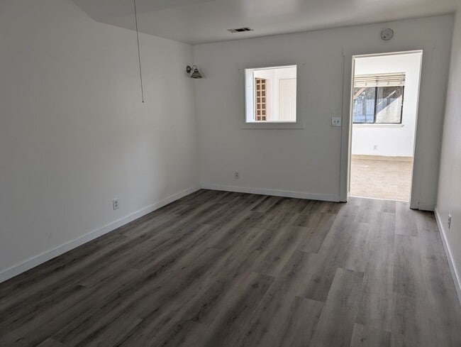 Building Photo - 2305 Woolner Ave