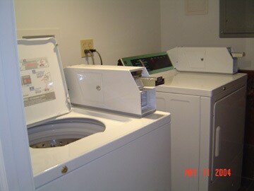 Building Photo - 2703 W Medill Ave