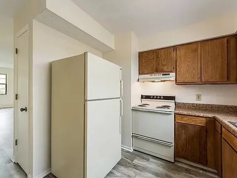 Building Photo - 573 Irving Wick Dr E