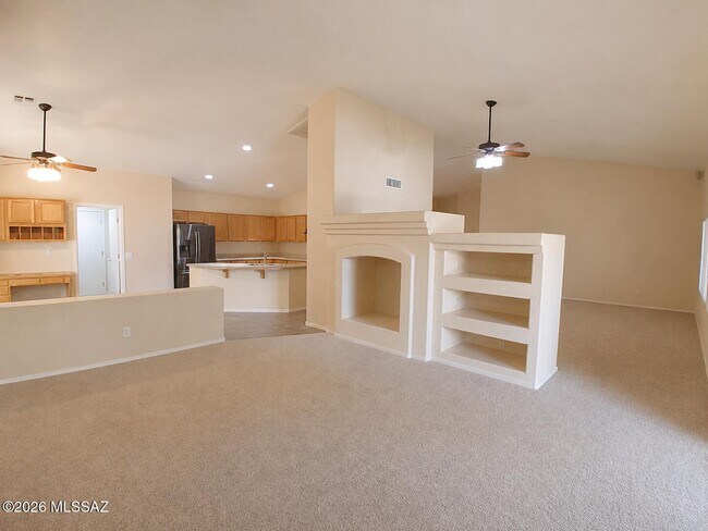Building Photo - 995 N Western Sunset Dr