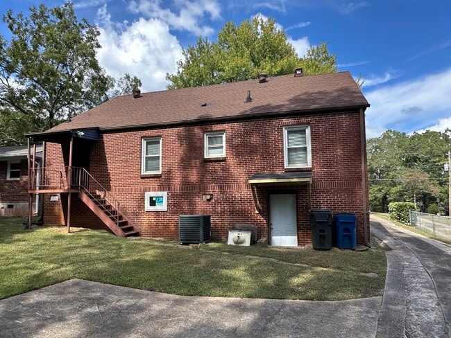 Building Photo - 958 Winburn Dr