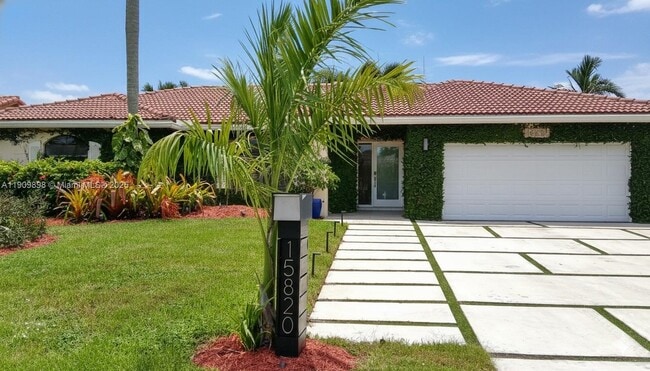 Building Photo - 15820 Sedgewyck Cir N