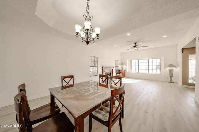 Building Photo - 5440 W Beryl Ave