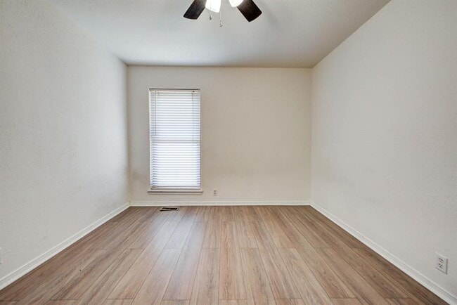 Building Photo - 1030 Walsh Ln