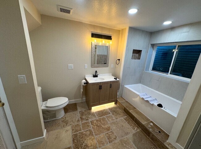Building Photo - Beautiful Home!!!