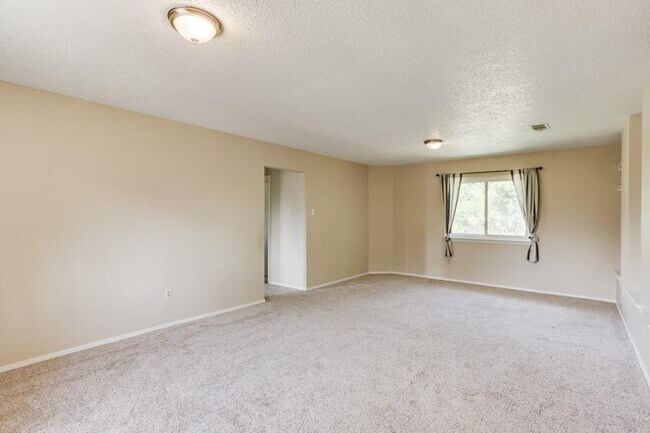 Building Photo - 11227 Henge Dr