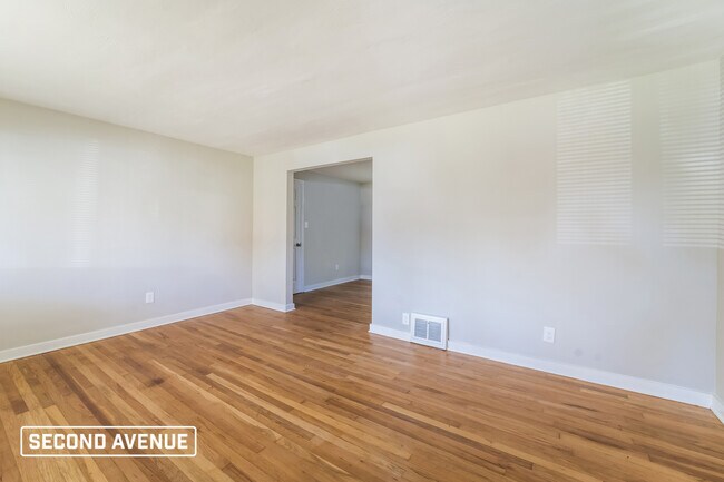 Building Photo - 512 Veronica Dr