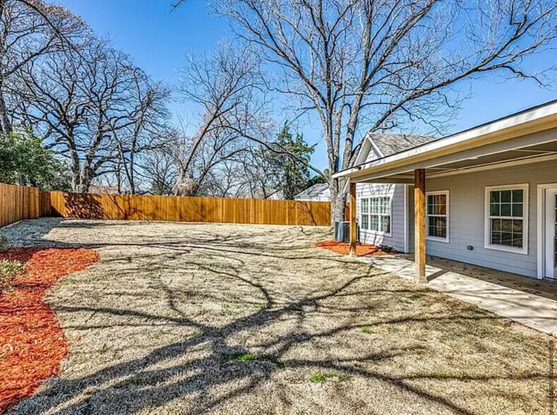 Building Photo - 1253 Cedar Haven Ave