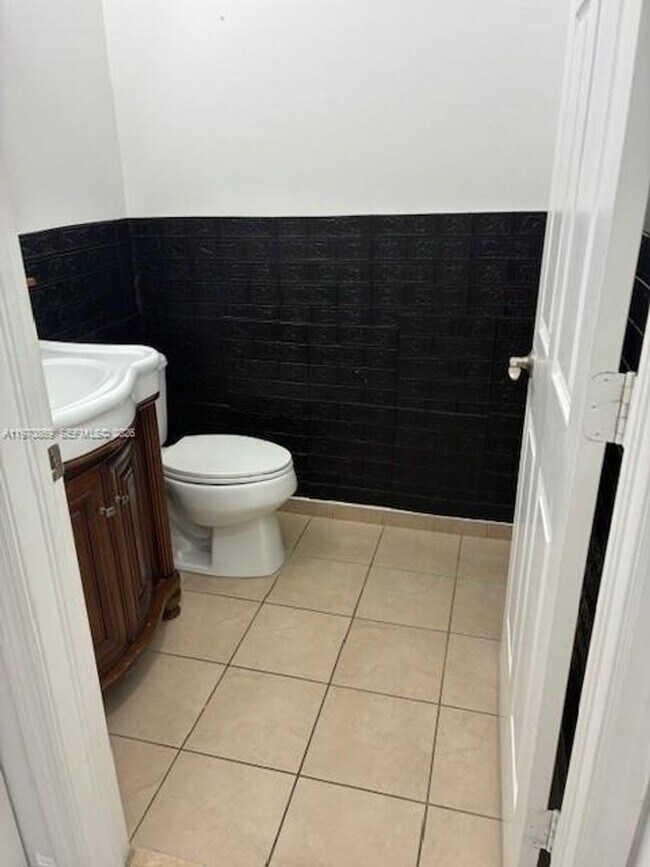 Building Photo - 8848 NW 101st Pl