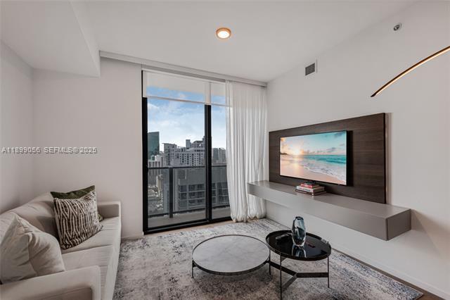 Building Photo - 398 NE 5th St