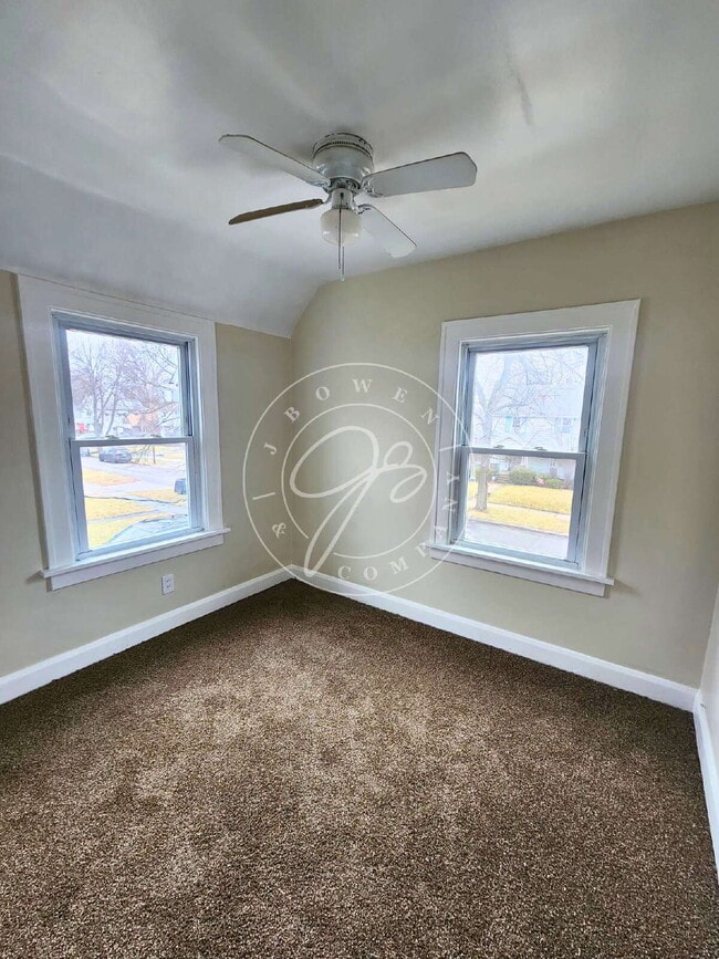 Building Photo - Charming 3–4 Bedroom West Toledo Home with Bonus Room & Garage