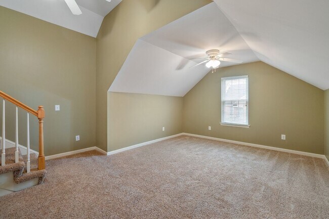 Building Photo - 7037 Mooreland Ct