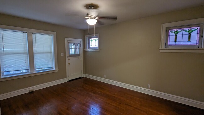 Building Photo - 5042 Mardel Ave