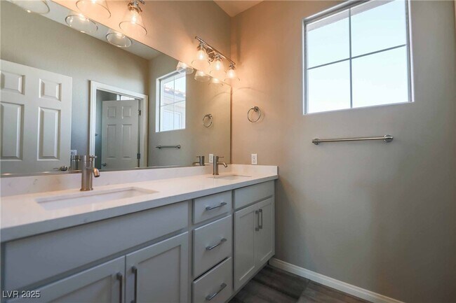 Building Photo - 3045 Sunrise Heights Dr