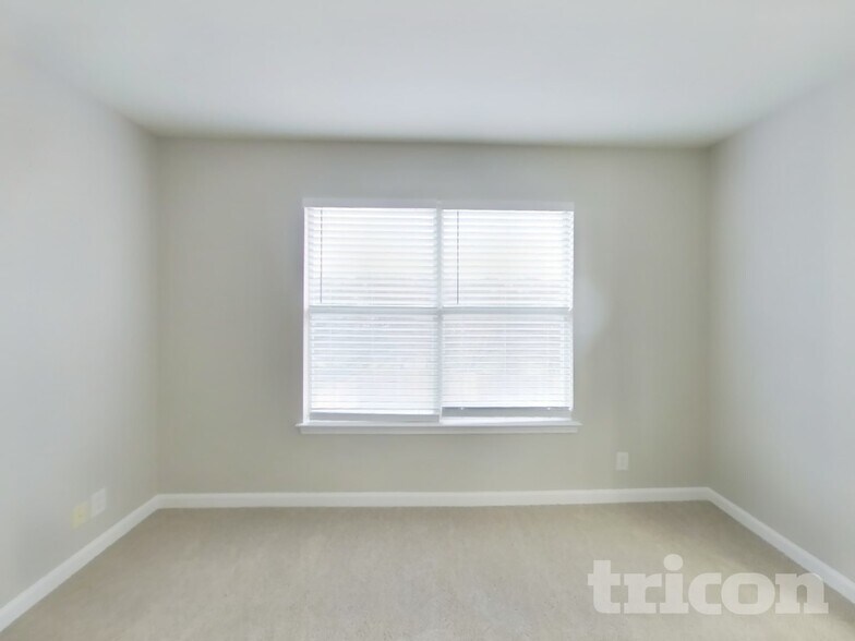 Building Photo - 10734 Tiger Grove