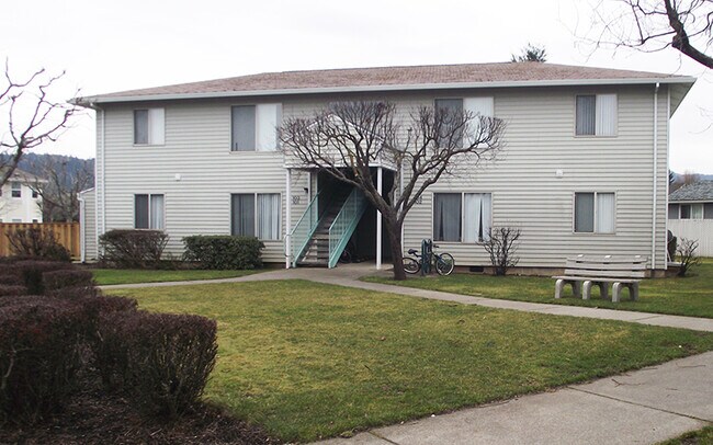 Primary Photo - Wyeast Vista Apartments