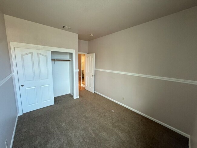 Building Photo - 900 Bluewater Dr
