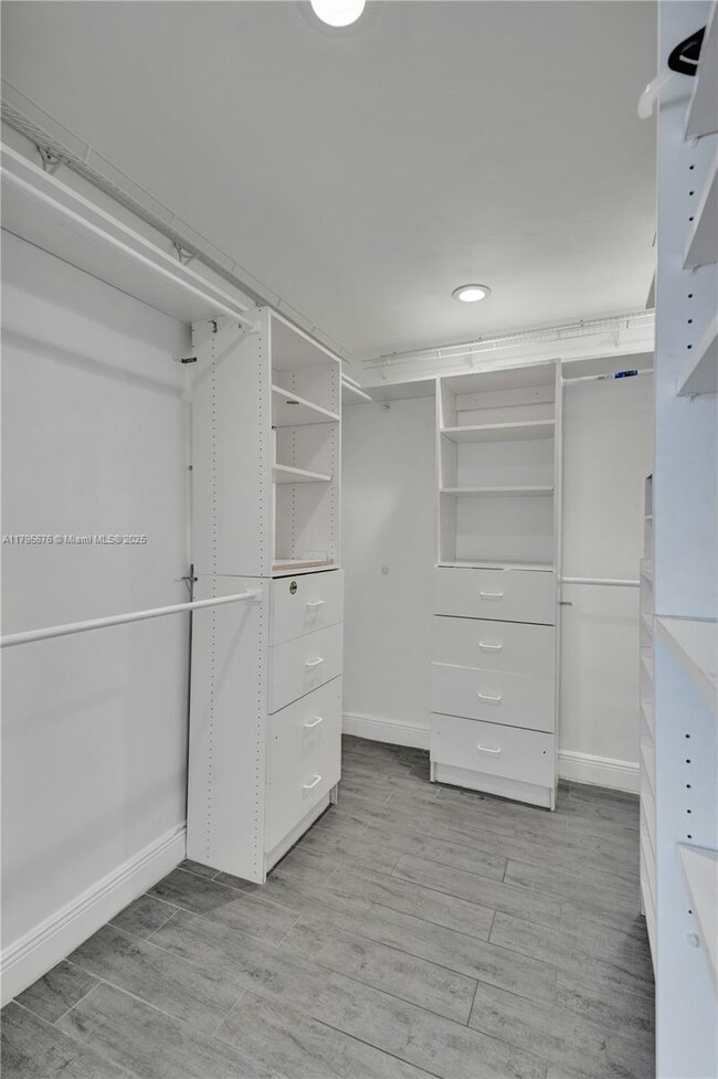 Building Photo - 9240 SW 54th St