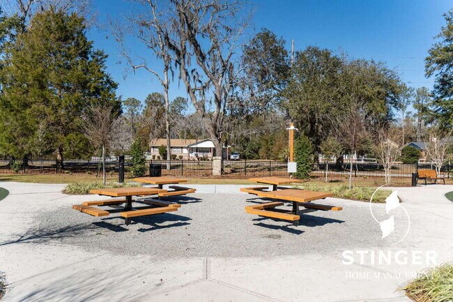 Building Photo - 2677 Broad St