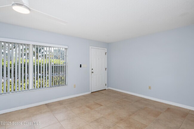 Building Photo - 460 Carissa Dr