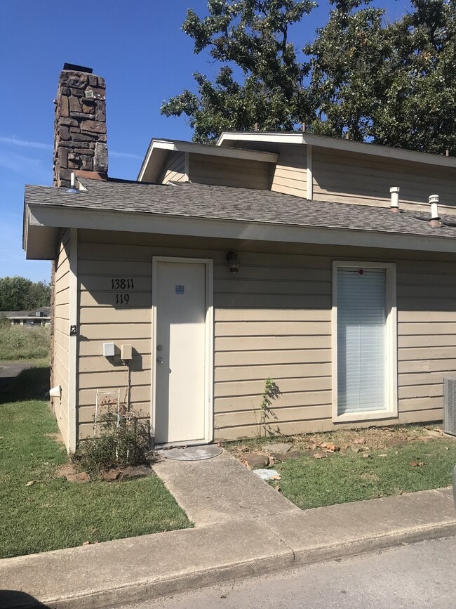 Building Photo - 13811 Turnberry Ln