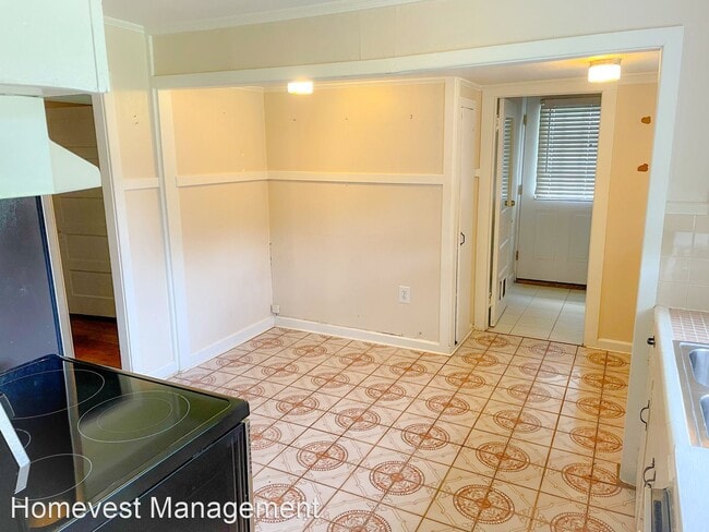 Building Photo - 3 br, 1 bath House - 1312 N Fern Creek Avenue