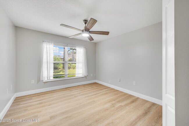 Building Photo - 187 Pinta Cir